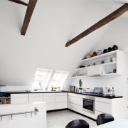 Upea keittiö loft-kodissa