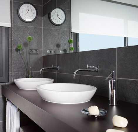 kylpyhuone-harmaajaruskea2